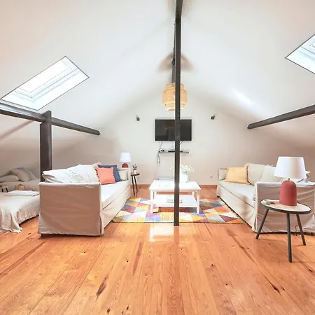 Lägenhet Idyllic With Amazing Courtyard, By Timecooler